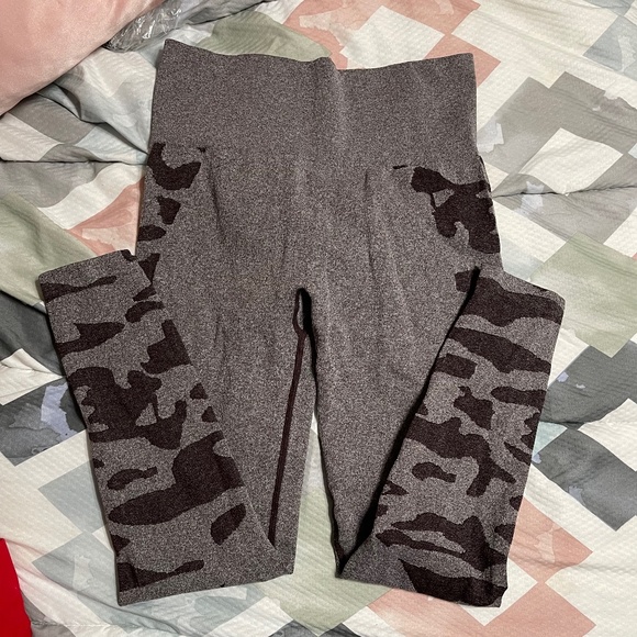 Curves and combatboots scrunch  butt leggings - Picture 2 of 3